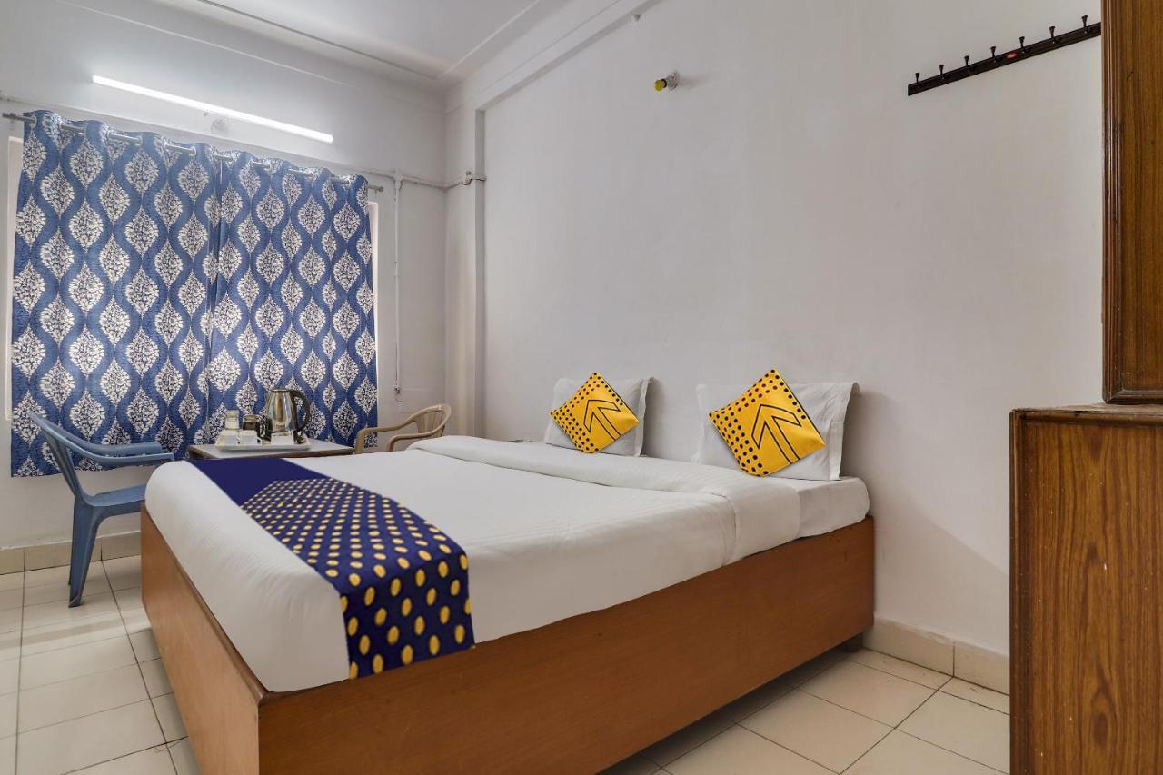 Spot On Apsara Hotel Хайдарабад Экстерьер фото
