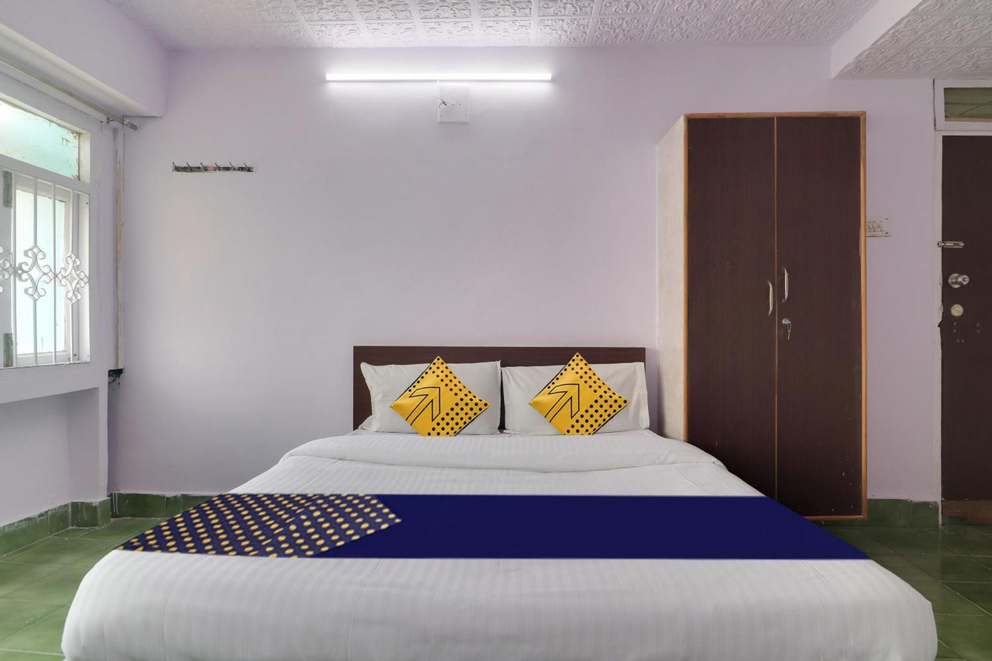 Spot On Apsara Hotel Хайдарабад Экстерьер фото